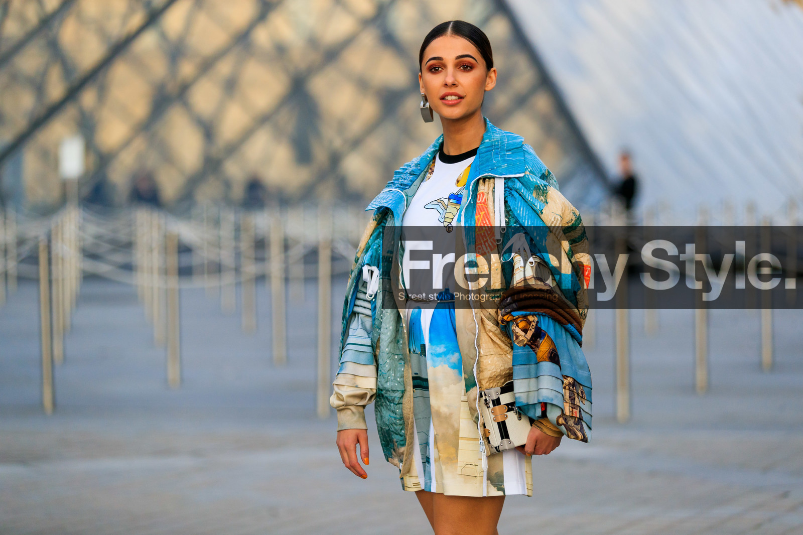 blue jacket, earrings, graphic dress, graphic jacket, graphic skirt, multicolor jacket, printed dress, printed jacket, printed skirt, white dress, PARIS, PFW, street style, jonathan paciullo, FW, frenchystyle, fashion week, AUTUMN WINTER 2019-2020, AW 19-20, FALL WINTER 2019-2020, FW 19-20, horizontal, atmosphere details, detail