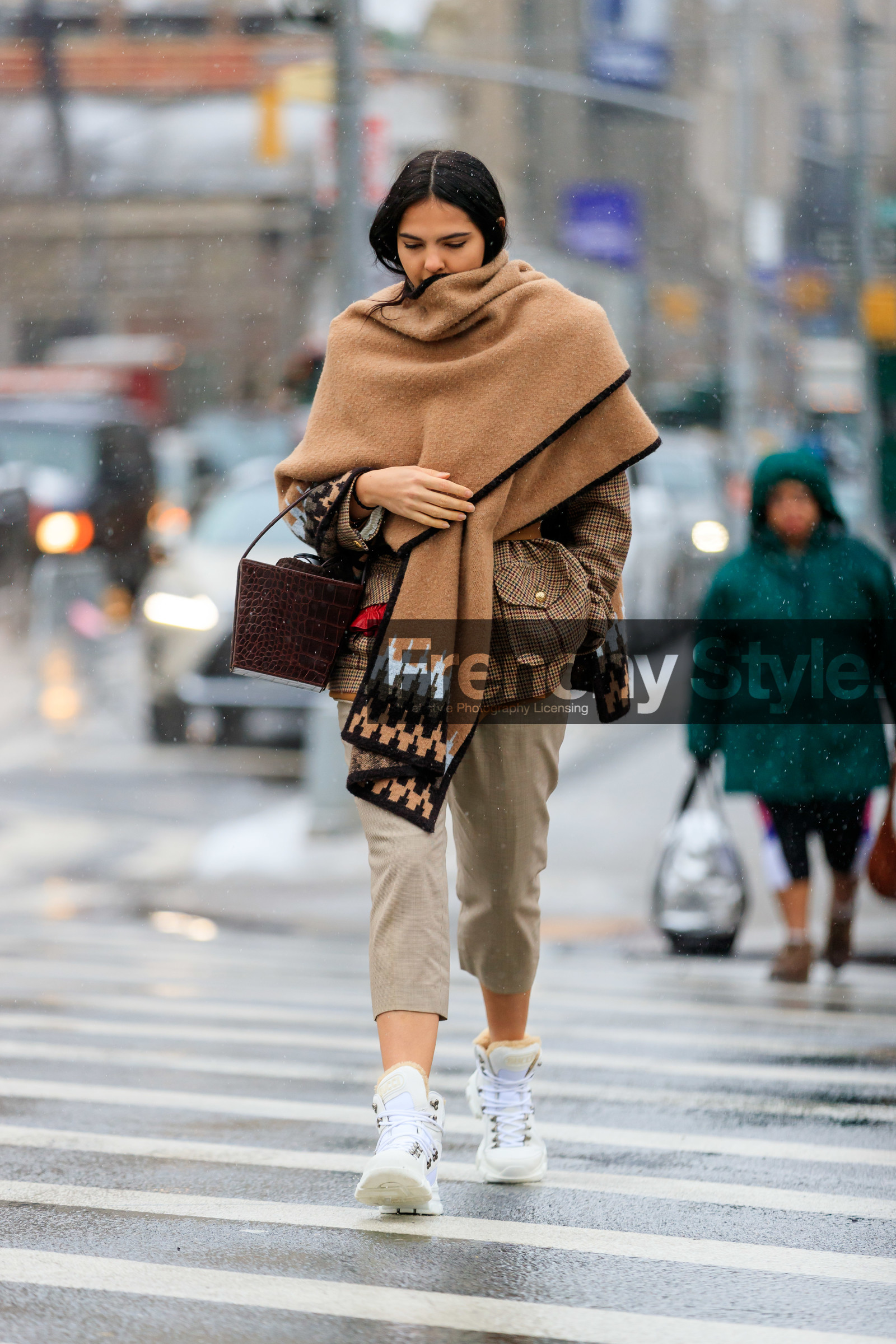 beige pants, brown bag, camel scarf, doina ciobanu, leather bag, leather shoes, trousers, white boots, street style, jonathan paciullo, frenchystyle, NYFW, NEW YORK, AUTUMN WINTER 2019-2020, AW 19-20, FALL WINTER 2019-2020, FW 19-20, fashion week, FW, vertical, full length