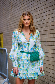 floral, flowers, graphic dress, green bag, leather bag, printed dress, ruffles, white dress, street style, jonathan paciullo, FW, frenchystyle, fashion week, NYFW, NEW YORK, AUTUMN WINTER 2018-2019, AW 18-19, FALL WINTER 2018-2019, FW 18-19, vertical, atmosphere details, detail, model