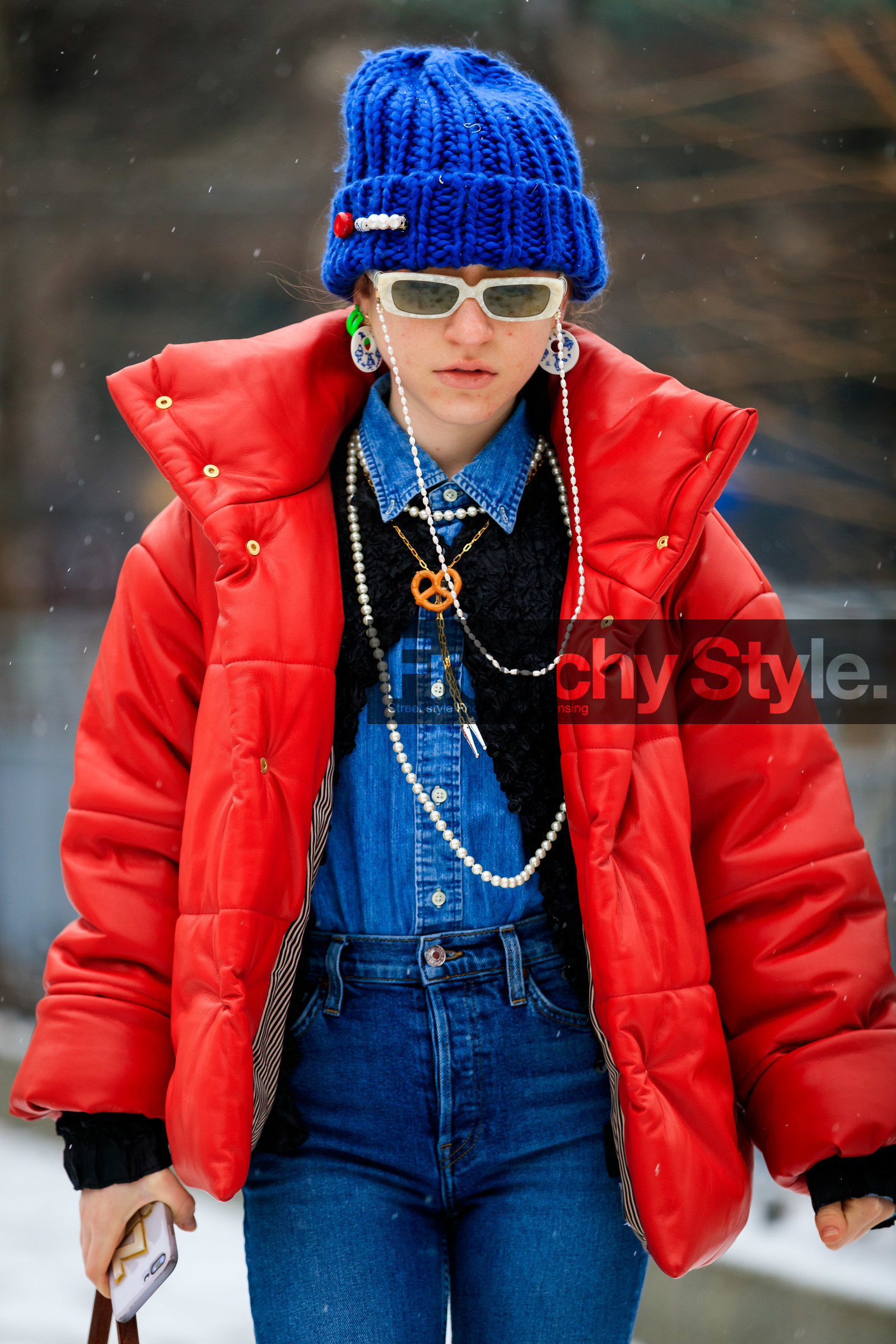 blue beanie, blue denim, denim pants, denim shirt, down jacket, earrings, jeans, necklace, pearls, red jacket, sunglasses, trousers, street style, jonathan paciullo, frenchystyle, NYFW, NEW YORK, AUTUMN WINTER 2019-2020, AW 19-20, FALL WINTER 2019-2020, FW 19-20, fashion week, FW, vertical, atmosphere details, detail