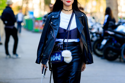atmosphere details, black and white, black bra, black jacket, black perfecto, black skirt, black top, blue bag, choker, crop top, detail, fashion week, fluffy bag, frenchystyle, FW, horizontal, jonathan paciullo, leather bag, leather jacket, leather perfecto, leather skirt, necklace, over the shoulder, PARIS, PFW, red lips, SPRING SUMMER 2017, SS 17, street style, white fur, white t shirt
