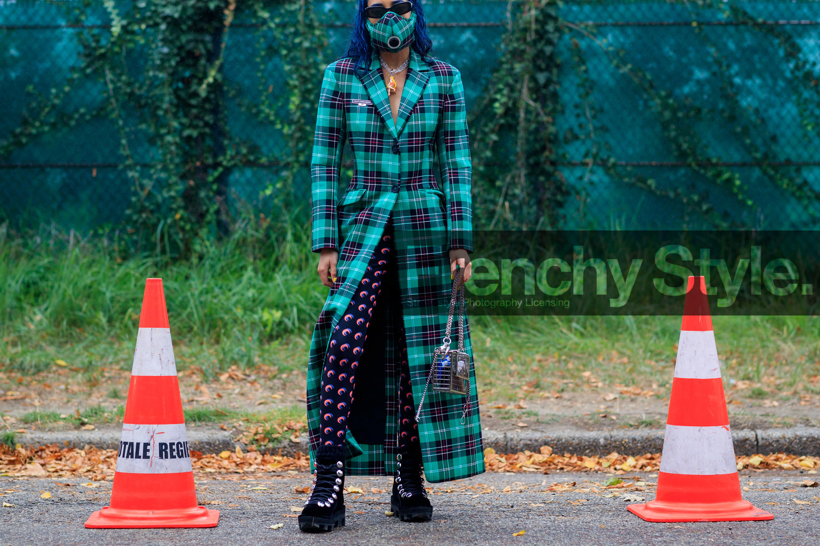 aleali may, blue hair, dyed hair, square shape glasses, futurist shape sunglasses, green coat, checked coat, plaid jacket, green mask, checked mask, marine serre look, marine serre coat, marine serre mask, plastic necklace, marine serre pants, monogrammed pants, black pants, blue pants, red pants, printed pants, laced boots, black suede boots, silvered bag, box bag, fashion week, frenchystyle, FW, jonathan paciullo, street style, SPRING SUMMER 2020, SS 20, PFW, PARIS, horizontal, atmosphere details, detail