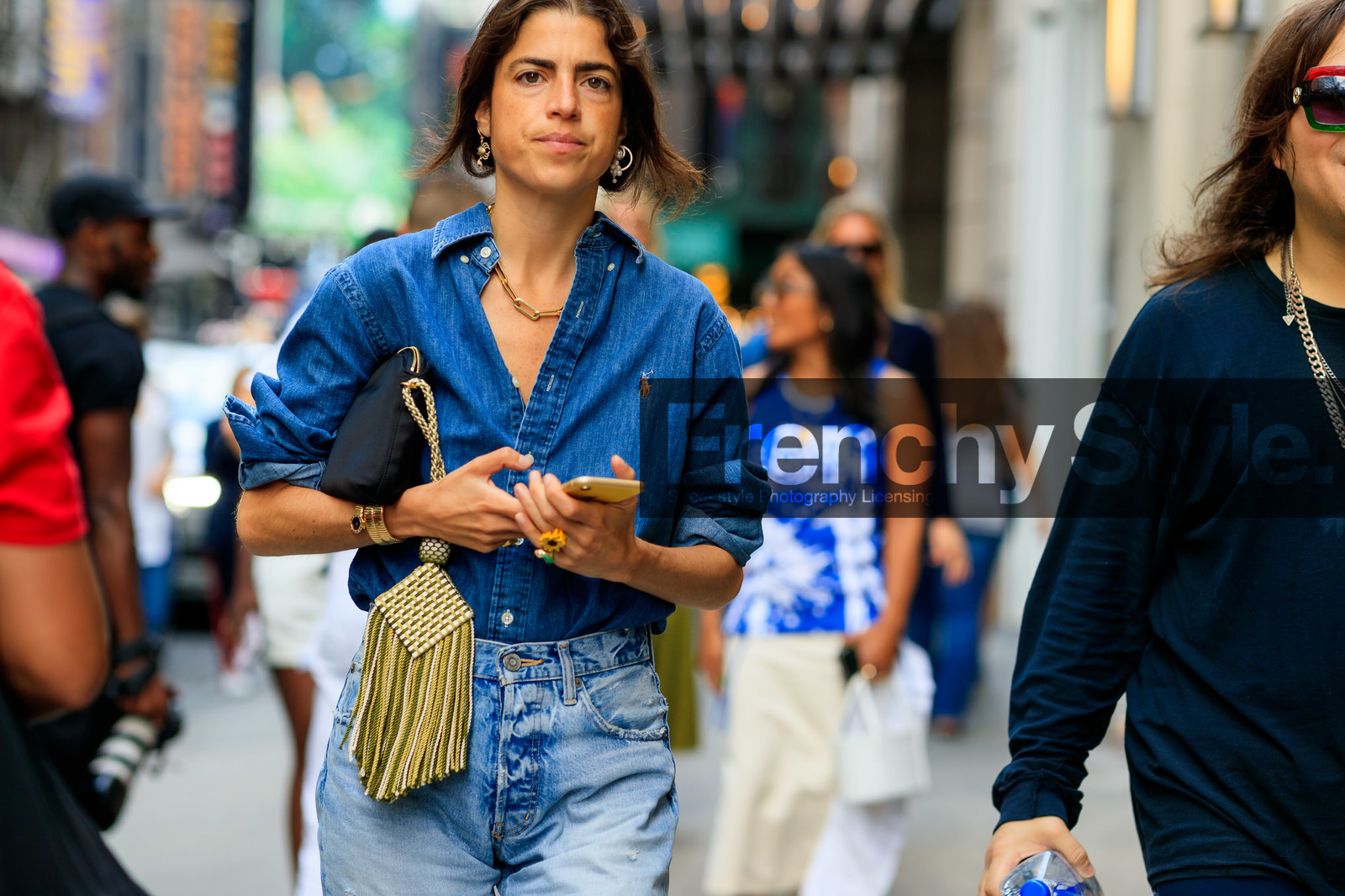 black bag, blue denim, blue shirt, denim pants, denim shirt, earrings, iphone, jeans, leandra medine, leather bag, necklace, ralph lauren, rings, trousers, watch, street style, jonathan paciullo, FW, frenchystyle, fashion week, NEW YORK, NYFW, SPRING SUMMER 2020, SS 20, horizontal, atmosphere details, detail