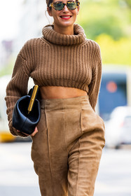 bag, black bag, brown monochrome, brown pants, fendi bag, Gala Gonzalez, knit, suede pants, sunglasses, brown knit, crop knit, fashion week, frenchystyle, FW, jonathan paciullo, street style, MFW, MILAN, SPRING SUMMER 2022, SS 22, vertical, atmosphere details, detail
