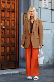linda tol, beige jacket, orange pants, tailored pants, loose pants, bottega veneta bag, bottega veneta shoes, white leather bag, white leather sandals, hand bag, plaited sandals, open toe shoes, brown shirt, silk shirt, fashion week, frenchystyle, FW, jonathan paciullo, street style, vertical, full length, MFW, MILAN, SPRING SUMMER 2020, SS 20