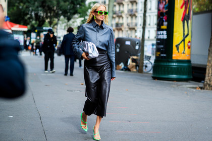 leonie hanne, black leather skirt, grey leather shirt, silver clutch, bottega veneta bag, neon green sunglasses, scale sunglasses, futurist shape sunglasses, fenty sunglasses, neon green earrings, round shape earrings, dangling earrings, long skirt, neon green sandals, fashion week, frenchystyle, FW, jonathan paciullo, street style, PFW, PARIS, SPRING SUMMER 2021, SS 21, horizontal, atmosphere details, full length