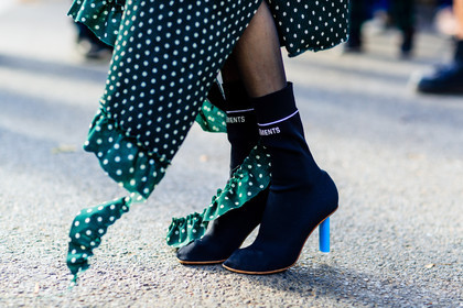 atmosphere details, black boots, detail, fashion week, frenchystyle, FW, green dress, high heels, horizontal, jonathan paciullo, leather shoes, PARIS, PFW, polka dot, printed dress, SPRING SUMMER 2017, SS 17, street style, vêtements