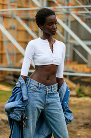 model, white top, long sleeves top, cropped top, denim, denim jacket, oversize jacket, light blue jacket, light blue jeans, fashion week, frenchystyle, FW, jonathan paciullo, street style, SPRING SUMMER 2020, SS 20, PFW, PARIS, vertical, atmosphere details, detail