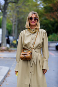 anne laure mais, light beige dress, leather dress, dress shirt, long sleeves dress, long dress, sheer sunglasses, big necklace, golden necklace, chain necklace, belted dress, crossbody bag, amelie pichard bag, animal skin bag, brown leather bag, button dress, fashion week, frenchystyle, FW, jonathan paciullo, street style, SPRING SUMMER 2020, SS 20, PFW, PARIS, vertical, atmosphere details, detail