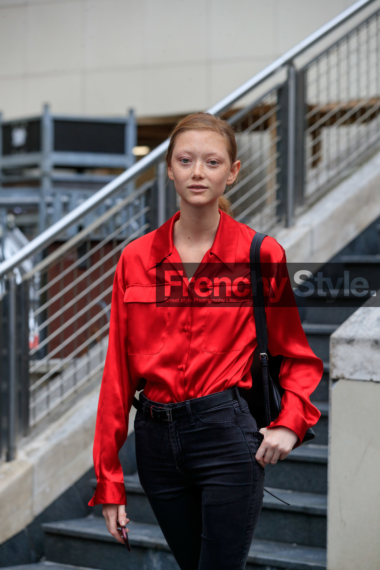 model, red shirt, silk shirt, black jeans, tight jeans, fashion week, frenchystyle, FW, jonathan paciullo, street style, SPRING SUMMER 2020, SS 20, PFW, PARIS, vertical, atmosphere details, detail