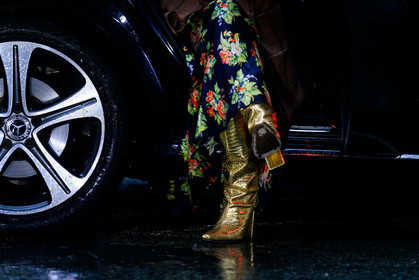 close up detail, legs detail, shoes detail, golden boots, high boots, high heels boots, animal skin boots, black skirt, silk skirt, floral printed skirt, fashion week, frenchystyle, FW, jonathan paciullo, street style, SPRING SUMMER 2020, SS 20, PFW, PARIS, horizontal, atmosphere details, detail
