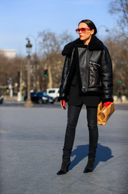 black denim, black jacket, black pants, black shoes, camel bag, denim pants, high heels, jeans, leather bag, leather gloves, leather jacket, leather shoes, shearling, sunglasses, trousers, street style, jonathan paciullo, FW, frenchystyle, fashion week, PFW, PARIS, AUTUMN WINTER 2018-2019, FALL WINTER 2018-2019, FW 18-19, vertical, full length, evangelie smyrniotaki
