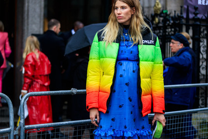 blue dress, down jacket, graphic jacket, leather bag, multicolor jacket, printed dress, printed jacket, ruffles, stripes, street style, jonathan paciullo, FW, frenchystyle, fashion week, LFW, LONDON, AUTUMN WINTER 2018-2019, AW 18-19, FALL WINTER 2018-2019, FW 18-19, horizontal, atmosphere details, detail, veronika heilbrunner