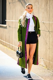 gucci, gucci bamboo bag, leather handbag, black handbag, green coat, embroidered lining coat, black shorts, black sneakers, white shirt, high collar shirt, pony tail, caro daur, street style, jonathan paciullo, FW, frenchystyle, fashion week, MFW, MILAN, FALL WINTER 2022_2023, AUTUMN WINTER 2022-2023, FW 22-23, vertical, full length