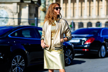 atmosphere details, detail, ece sukan, fashion week, frenchystyle, FW, golden jacket, golden skirt, golden top, horizontal, jonathan paciullo, PARIS, PFW, shiny jacket, shiny skirt, SPRING SUMMER 2017, SS 17, street style, sunglasses, tone on tone, total look gold