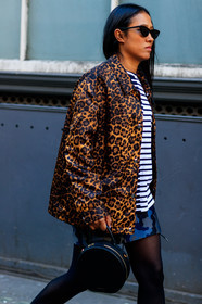 animal print, black bag, blue skirt, camouflage, graphic jacket, graphic skirt, graphic sweater, leather bag, leopard, printed jacket, printed skirt, printed sweater, striped sweater, sunglasses, tights, white sweater, street style, jonathan paciullo, FW, frenchystyle, fashion week, LFW, LONDON, AUTUMN WINTER 2018-2019, AW 18-19, FALL WINTER 2018-2019, FW 18-19, vertical, atmosphere details, detail