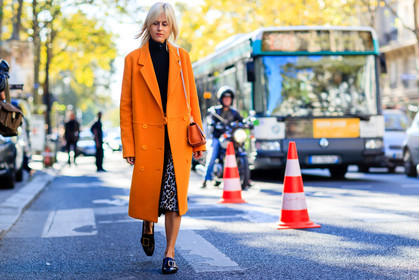 atmosphere details, black loafers, black sweater, fashion week, frenchystyle, full length, FW, horizontal, jonathan paciullo, leather bag, leather shoes, linda tol, orange bag, orange coat, PARIS, PFW, SPRING SUMMER 2017, SS 17, street style