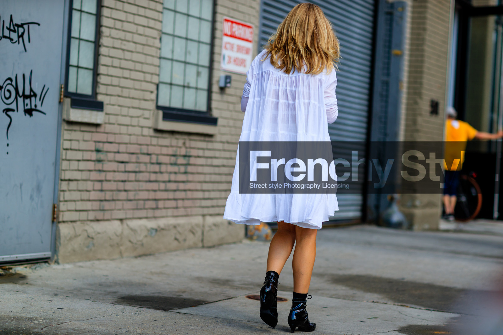 atmosphere details, back detail, black boots, fashion week, frenchystyle, full length, FW, horizontal, jonathan paciullo, leather shoes, NEW YORK, NYFW, shirt dress, SPRING SUMMER 2017, SS 17, street style, varnished leather shoes, white dress, woman