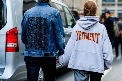 atmosphere details, AUTUMN WINTER 2017-2018, AW 17-18, back detail, blue denim, denim jacket, detail, embroidered jacket, FALL WINTER 2017-2018, fashion week, frenchystyle, FW, FW 17-18, grey sweater, hoodie, horizontal, jonathan paciullo, LFW, LONDON, printed sweater, street style, trousers, vêtements