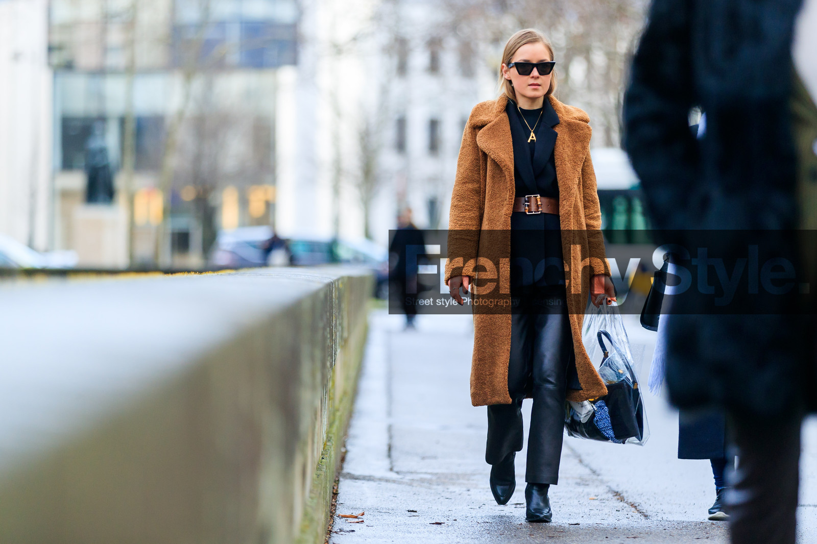 black jacket, black pants, black shoes, blazer, brown fur, Fur coat, leather bag, leather pants, leather shoes, necklace, sunglasses, transparent bag, trousers, street style, jonathan paciullo, FW, frenchystyle, fashion week, PFW, PARIS, AUTUMN WINTER 2018-2019, FALL WINTER 2018-2019, FW 18-19, horizontal, atmosphere details, full length, anna borisovna