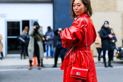 leather bag, leather coat, red bag, red coat, trench coat, street style, jonathan paciullo, FW, frenchystyle, fashion week, NYFW, NEW YORK, AUTUMN WINTER 2018-2019, AW 18-19, FALL WINTER 2018-2019, FW 18-19, atmosphere details, horizontal, detail, aimee song