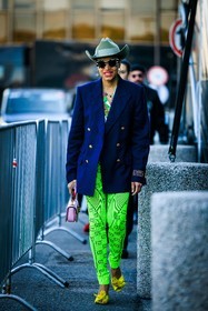cowboy hat, green hat, zebra sunglasses, animal print glasses, blue blazer, buttoned blaze: multicolor top, loop earrings, gucci trousers, yellow sandals, bow sandals, logotrousers, fluo green pants, gucci, pink handbag, tamu mcpherson, street style, jonathan paciullo, FW, frenchystyle, fashion week, MFW, MILAN, FALL WINTER 2022_2023, AUTUMN WINTER 2022-2023, FW 22-23, vertical, full length