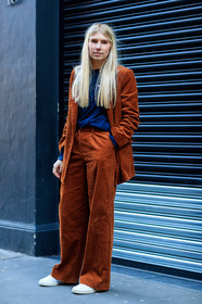 black shirt, brown jacket, brown pants, brown suit, corduroy, leather shoes, trousers, white sneakers, street style, jonathan paciullo, FW, frenchystyle, fashion week, LFW, LONDON, AUTUMN WINTER 2018-2019, AW 18-19, FALL WINTER 2018-2019, FW 18-19, vertical, full length
