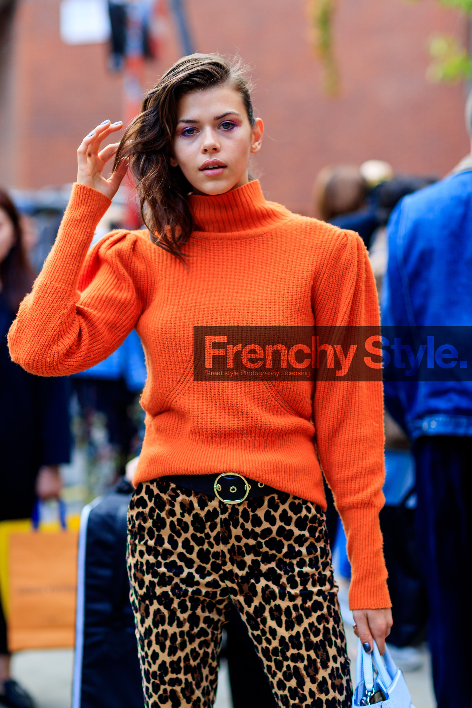 animal print, atmosphere details, detail, fashion week, frenchystyle, FW, giorgia fowler, jonathan paciullo, leather bag, leopard print, LFW, LONDON, model, orange sweater, printed pants, SPRING SUMMER 2018, SS 18, street style, trousers, vertical, white bag