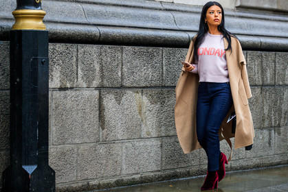blue denim, bordeaux, burgundy, camel coat, denim pants, high heels, jeans, leather shoes, over the shoulder, pink sweater, red boots, trousers, velvet, street style, jonathan paciullo, FW, frenchystyle, fashion week, LFW, LONDON, AUTUMN WINTER 2018-2019, AW 18-19, FALL WINTER 2018-2019, FW 18-19, horizontal, atmosphere details, full length
