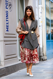 beige shirt, céline, golden details, graphic skirt, grey jacket, high heels, leather bag, leather shoes, printed skirt, red bag, red skirt, sleeveless, white shoes, street style, jonathan paciullo, FW, frenchystyle, fashion week, PFW, PARIS, AUTUMN WINTER 2018-2019, FALL WINTER 2018-2019, FW 18-19, vertical, full length, natasha goldenberg