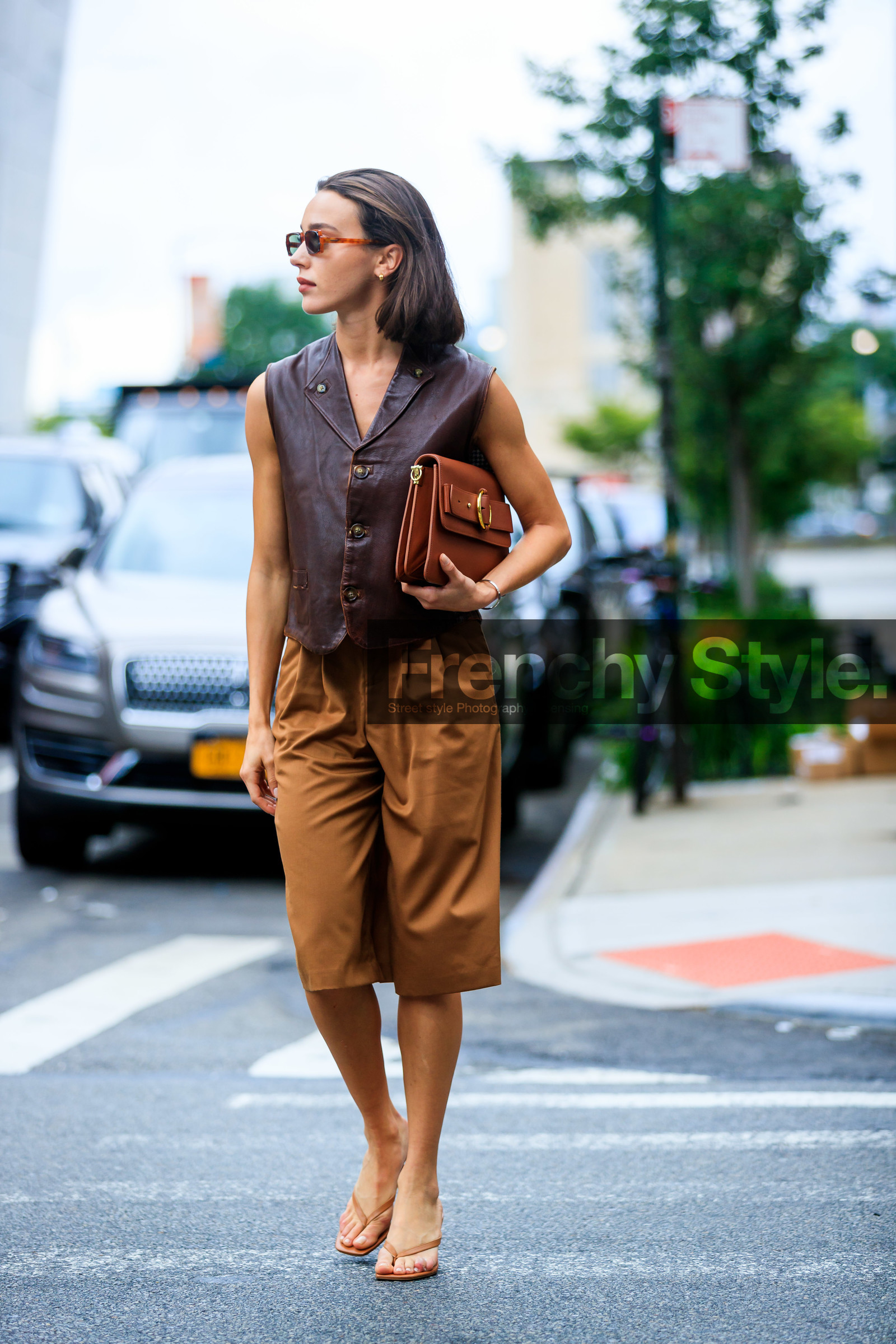 bermuda, brown jacket, brown shorts, camel bag, camel shoes, flip flops, leather bag, leather jacket, leather shoes, mary leest, sleeveless, sunglasses, street style, jonathan paciullo, FW, frenchystyle, fashion week, NEW YORK, NYFW, SPRING SUMMER 2020, SS 20, vertical, full length