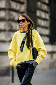 puffed jacket, grey jacket, winter jacket, orange glasses, oatmeal pants, flared pants, red handbag, prada handbag, prada nylon, chloe loulou de saison, street style, jonathan paciullo, FW, frenchystyle, fashion week, AUTUMN WINTER 2022-2023, FALL WINTER 2022_2023, FW 22-23, PFW, PARIS, vertical, detail