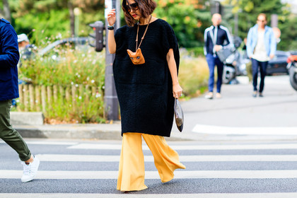 atmosphere details, black sweater, detail, fashion week, flare pants, frenchystyle, FW, horizontal, jonathan paciullo, loewe, necklace, PARIS, PFW, SPRING SUMMER 2017, SS 17, street style, sunglasses, trousers, yellow pants