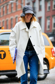 black and white bag, black hat, blue denim, bucket hat, denim pants, jeans, leather bag, lisa aiken, trousers, white coat, street style, jonathan paciullo, frenchystyle, NYFW, NEW YORK, AUTUMN WINTER 2019-2020, AW 19-20, FALL WINTER 2019-2020, FW 19-20, fashion week, FW, vertical, full length