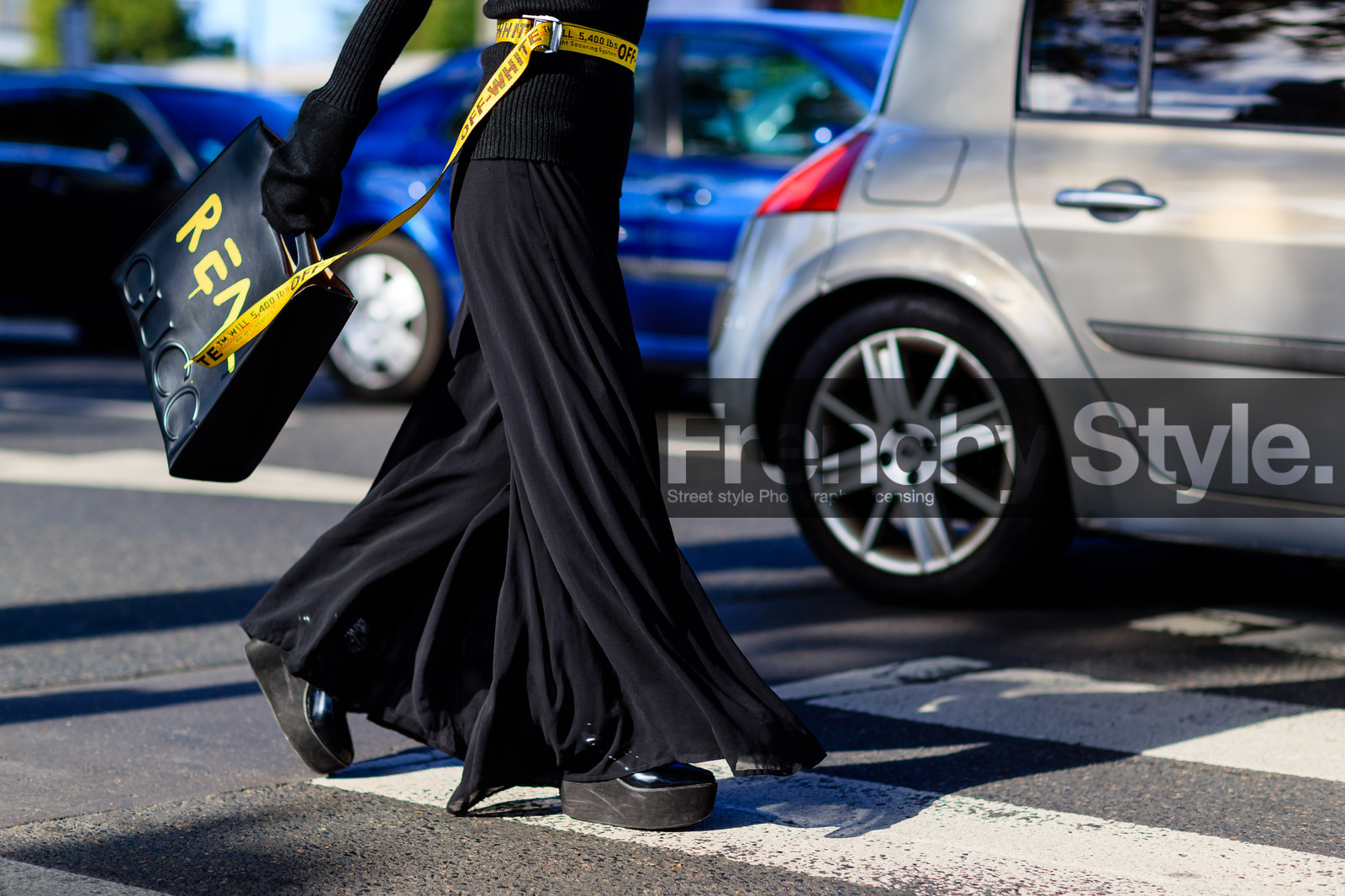 atmosphere details, black bag, black boots, black skirt, black sweater, detail, fashion week, frenchystyle, FW, graffiti, gucci, horizontal, jonathan paciullo, leather bag, leather shoes, off white, PARIS, PFW, printed bag, SPRING SUMMER 2017, SS 17, street style, tote bag, trousers, yellow belt