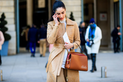 bally, beige coat, brown bag, leather bag, suede jacket, trousers, street style, jonathan paciullo, FW, frenchystyle, fashion week, PFW, PARIS, AUTUMN WINTER 2018-2019, FALL WINTER 2018-2019, FW 18-19, horizontal, atmosphere details