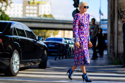 atmosphere details, blue boots, fashion week, fendi, floral, flower, frenchystyle, full length, FW, high heels, horizontal, jonathan paciullo, lace up shoes, leather shoes, PARIS, PFW, printed dress, purple dress, SPRING SUMMER 2017, SS 17, street style, sunglasses
