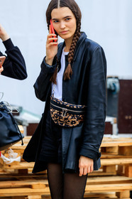model, plaited hair, hair details, black leather jacket, black shorts, black tights, denim shorts, crossbody bag, belt bag, leopard printed bag, animal printed bag, fashion week, frenchystyle, FW, jonathan paciullo, street style, SPRING SUMMER 2020, SS 20, PFW, PARIS, vertical, atmosphere details, detail