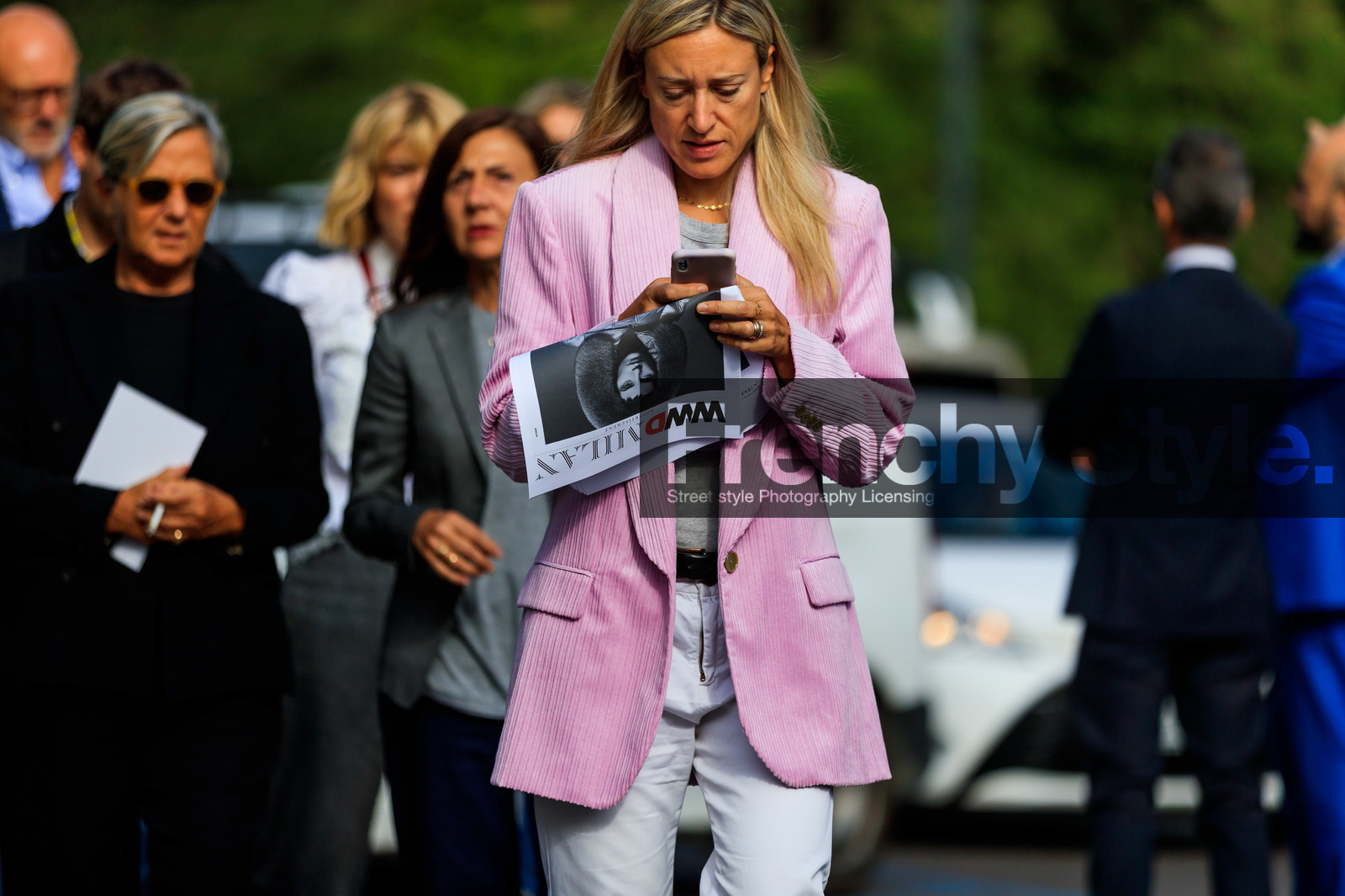 velvet jacket, corduroy jacket, lilac jacket, fashion week, frenchystyle, FW, jonathan paciullo, street style, horizontal, atmosphere details, detail, MFW, MILAN, SPRING SUMMER 2020, SS 20
