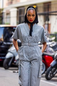 black hood, Didi Stone, grey jumpsuit, hood top, maxmara look, tartan jumpsuit, red lips, jumpsuit, fashion week, frenchystyle, FW, jonathan paciullo, street style, MFW, MILAN, SPRING SUMMER 2022, SS 22, vertical, atmosphere details, detail