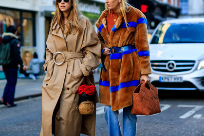 blue belt, blue denim, brown bag, brown fur, denim pants, graphic jacket, high heels, jeans, leather bag, leather belt, loewe, printed jacket, striped jacket, trousers, basket, beige coat, black bag, flowers, leather bag, oversize, sunglasses, trench coat, street style, jonathan paciullo, FW, frenchystyle, fashion week, LFW, LONDON, AUTUMN WINTER 2018-2019, AW 18-19, FALL WINTER 2018-2019, FW 18-19, horizontal, atmosphere details, detail, monica ainley, camille charriere