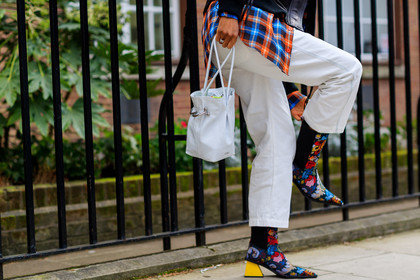 black jacket, checked shirt, high heels, leather bag, leather jacket, leather shoes, multicolor shoes, printed shoes, trousers, white bag, white pants, yellow heels, street style, jonathan paciullo, FW, frenchystyle, fashion week, LFW, LONDON, AUTUMN WINTER 2018-2019, AW 18-19, FALL WINTER 2018-2019, FW 18-19, horizontal, atmosphere details, detail, donna wallace