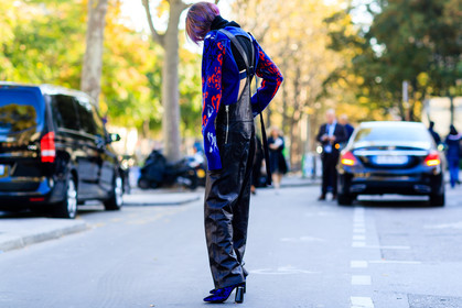 atmosphere details, back detail, black overall, blue sweater, dyed hair, fashion week, frenchystyle, full length, FW, high heels, horizontal, irene kim, jonathan paciullo, leather overall, leather shoes, PARIS, PFW, pink hair, printed sweater, purple boots, red hair, sacai, SPRING SUMMER 2017, SS 17, street style, trousers, velvet