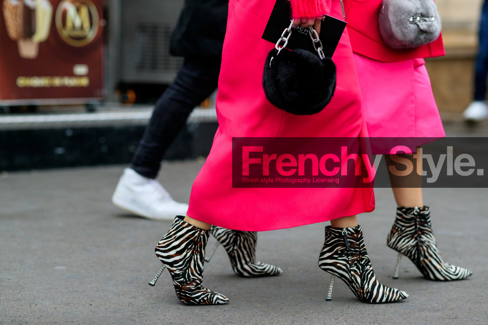 Ami and Aya Suzuki, black bag, fur bag, hand bag, silvered chain strap bag, animal print shoes, animal printed boots, fur boots, low boots, high heels boots, pink skirt, long skirt, fashion week, frenchystyle, FW, jonathan paciullo, street style, SPRING SUMMER 2020, SS 20, PFW, PARIS, horizontal, atmosphere details, detail