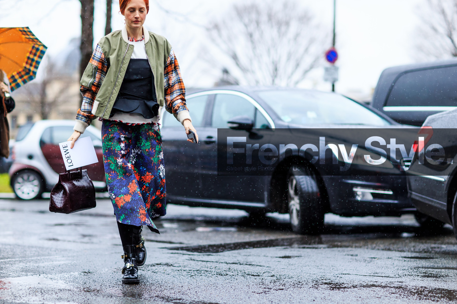 atmosphere details, AUTUMN WINTER 2016-2017, AW 16-17, black boots, black top, blue skirt, bomber jacket, bordeaux, burgundy, bustier top, checked jacket, detail, embroidered jacket, FALL WINTER 2016-2017, fashion week, floral, flower, frenchystyle, FW, FW 16-17, green jacket, horizontal, jonathan paciullo, kaki jacket, leather bag, leather boots, loewe, PARIS, PFW, plaid, printed jacket, printed skirt, red bag, street style, tartan, taylor tomasi hill