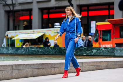 blue bag, blue denim, bracelet, denim jumpsuit, denim pants, high heels, jeans, leather bag, leather shoes, red boots, rings, suede bag, trousers, watch, street style, jonathan paciullo, FW, frenchystyle, fashion week, NYFW, NEW YORK, AUTUMN WINTER 2018-2019, AW 18-19, FALL WINTER 2018-2019, FW 18-19, atmosphere details, horizontal, full length, lisa aiken