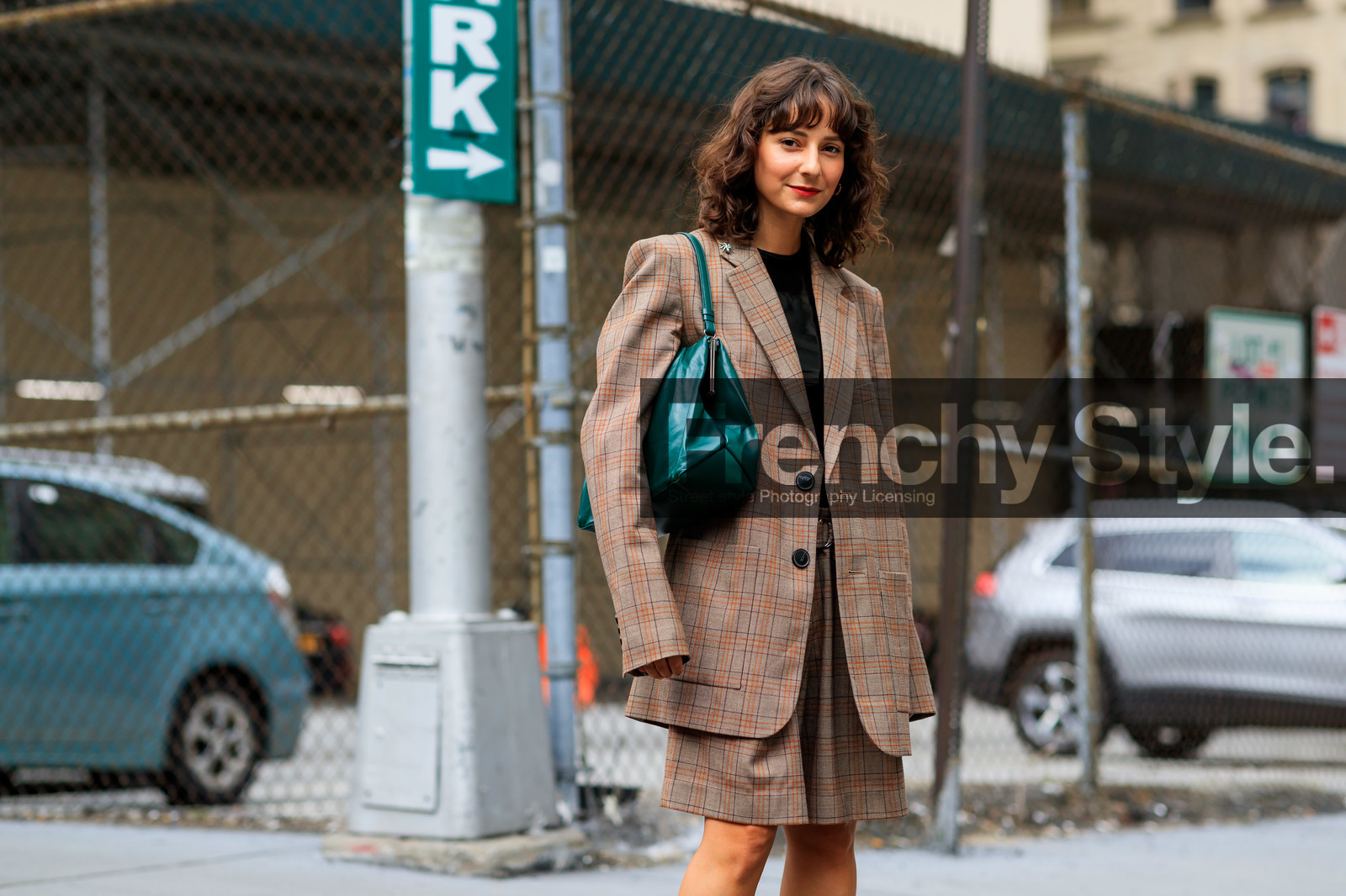 alyssa coscarelli, black sweater, blazer, brown jacket, brown skirt, checked, graphic jacket, graphic skirt, green bag, leather bag, plaid, printed jacket, printed skirt, street style, jonathan paciullo, FW, frenchystyle, fashion week, NEW YORK, NYFW, SPRING SUMMER 2020, SS 20, horizontal, atmosphere details, detail