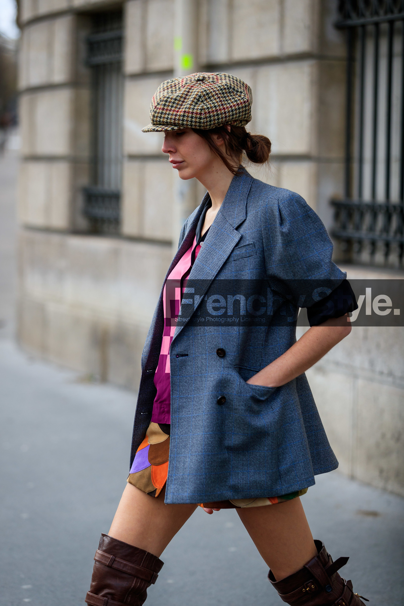 estelle pigault, checked cap, checked hat, checked jacket, grey jacket, short sleeves jacket, miu miu jacket, pink shirt, burgundy shirt, checked shirt, silk shirt, patchwork skirt, mini skirt, suede skirt, button skirt, beige suede skirt, brown suede skirt, green suede skirt, multicolor skirt, orange suede skirt, brown leather boots, high boots, multi buckle boots, fashion week, frenchystyle, FW, jonathan paciullo, street style, PFW, PARIS, vertical, atmosphere details, detail