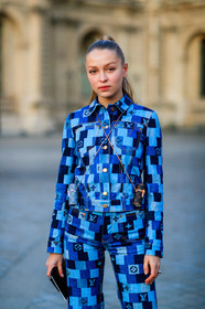 regina anikiy, louis vuitton jacket, louis vuitton pants, louis vuitton bag, louis vuitton necklace, denim, denim jacket, denim total look, denim bag, light blue jeans, light blue jacket, blue jeans, blue jacket, monogrammed jacket, monogrammed jeans, checked jacket, checked jeans, crossbody bag, mini bag, box bag, necklace bag, monogrammed bag, brown leather bag, blue leather bag, golden chain strap bag, silvered chain strap bag, fashion week, frenchystyle, FW, jonathan paciullo, street style, PFW, PARIS, vertical, atmosphere details, detail