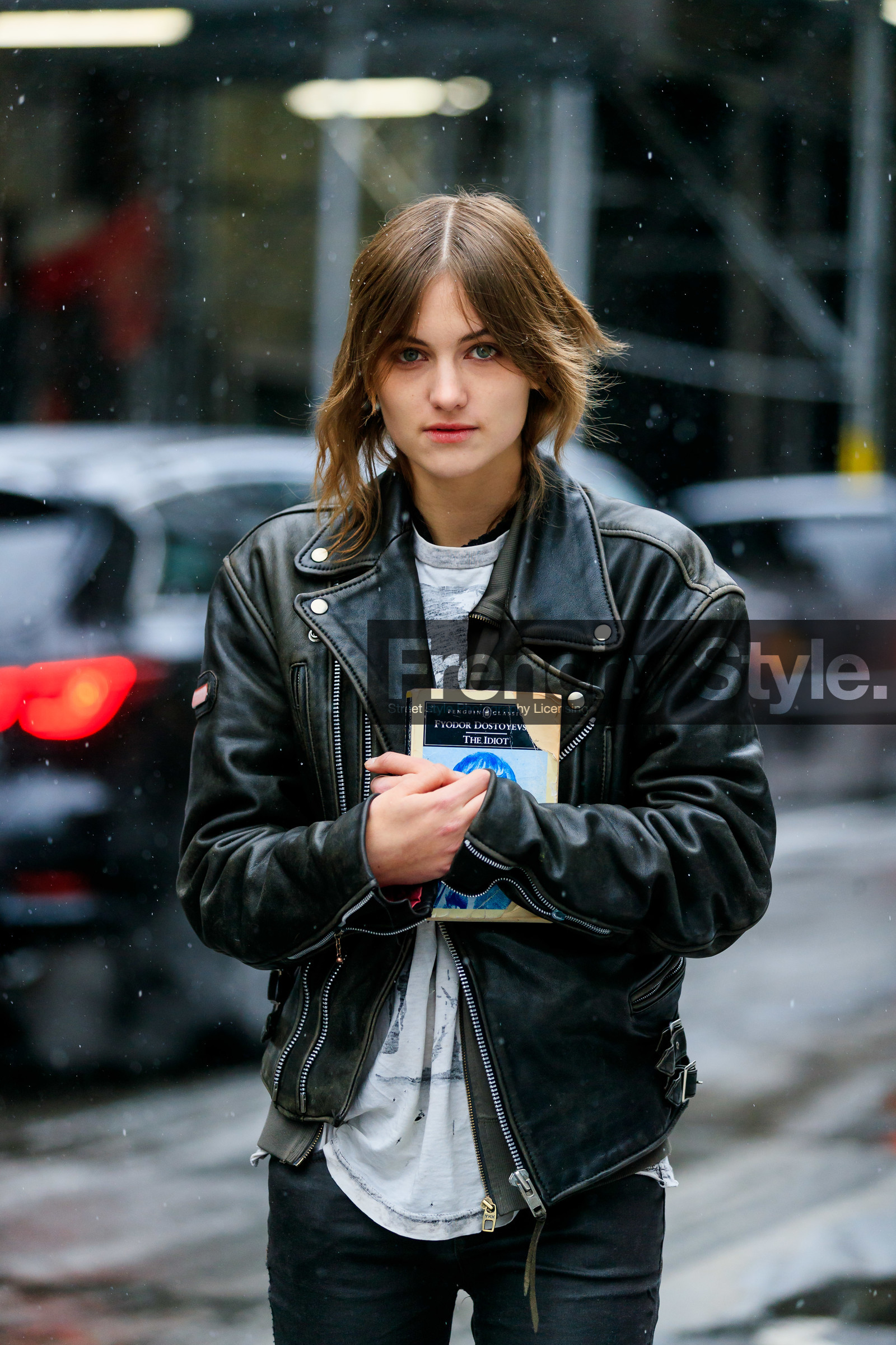 black jacket, black perfecto, graphic bag, grey t shirt, leather bag, leather jacket, leather perfecto, model, printed bag, street style, jonathan paciullo, frenchystyle, NYFW, NEW YORK, AUTUMN WINTER 2019-2020, AW 19-20, FALL WINTER 2019-2020, FW 19-20, fashion week, FW, vertical, atmosphere details, detail